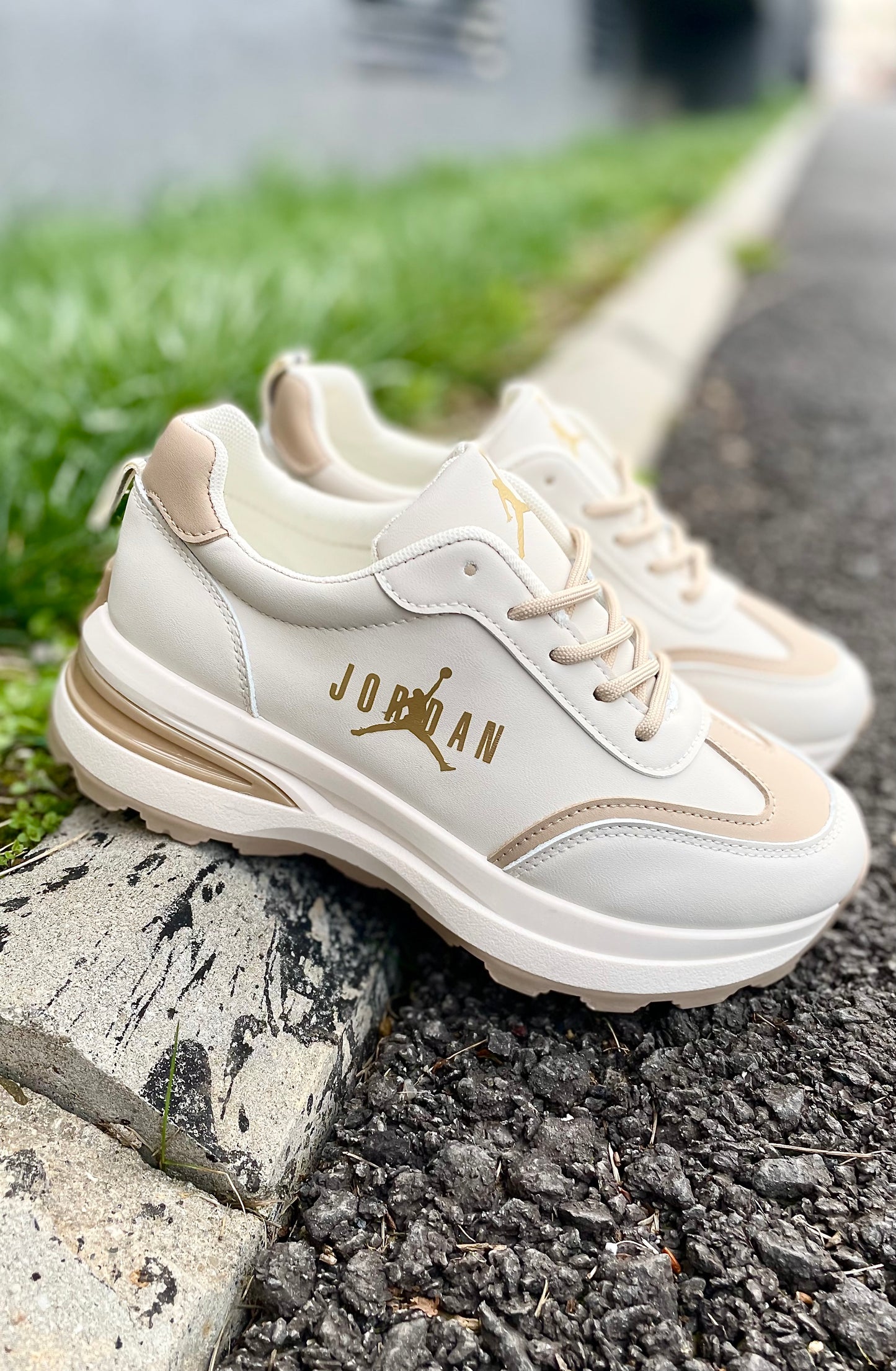 1.Incaltaminte Sport Unisex Beige /Cod 14